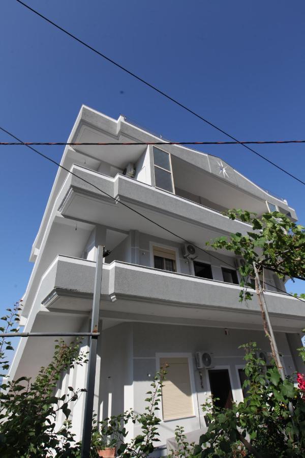 Mane Apartments Sarandë Exteriör bild