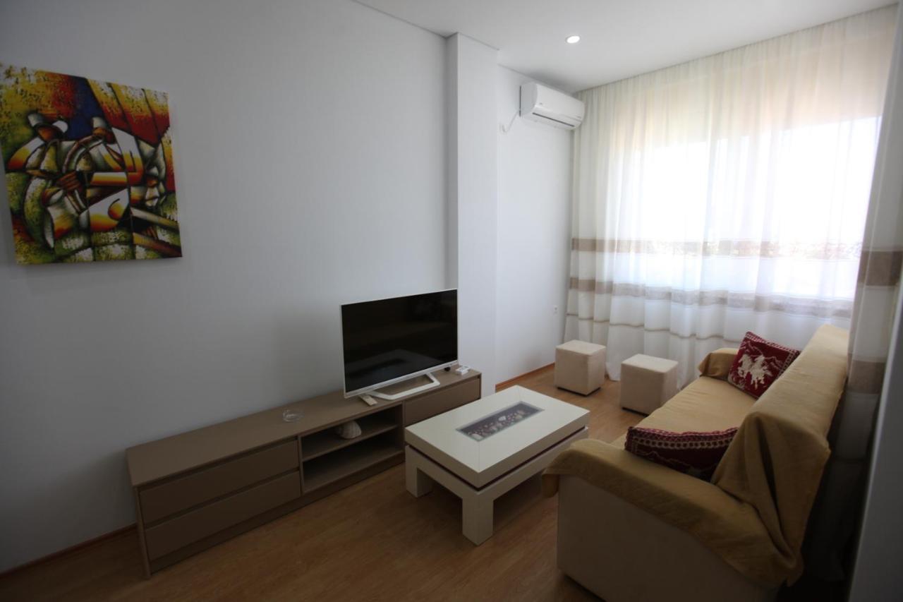 Mane Apartments Sarandë Exteriör bild