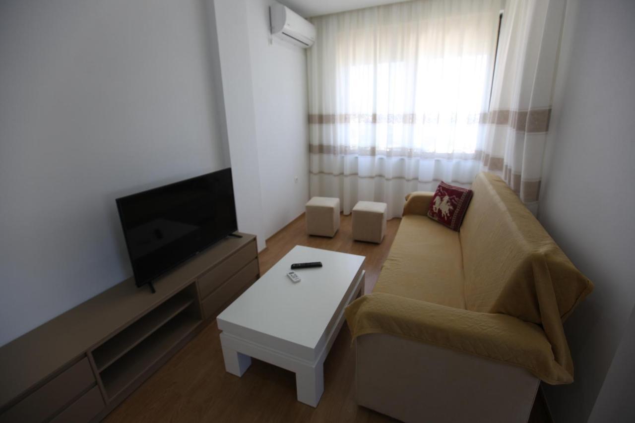 Mane Apartments Sarandë Exteriör bild