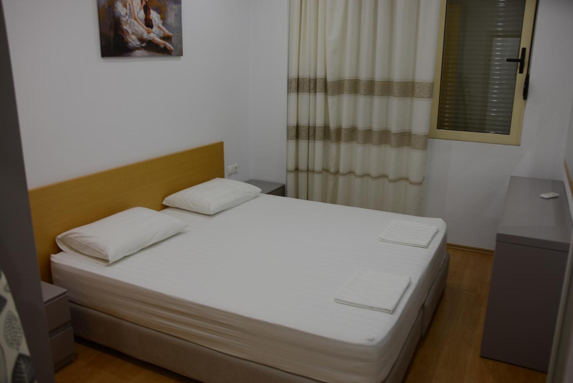 Mane Apartments Sarandë Exteriör bild